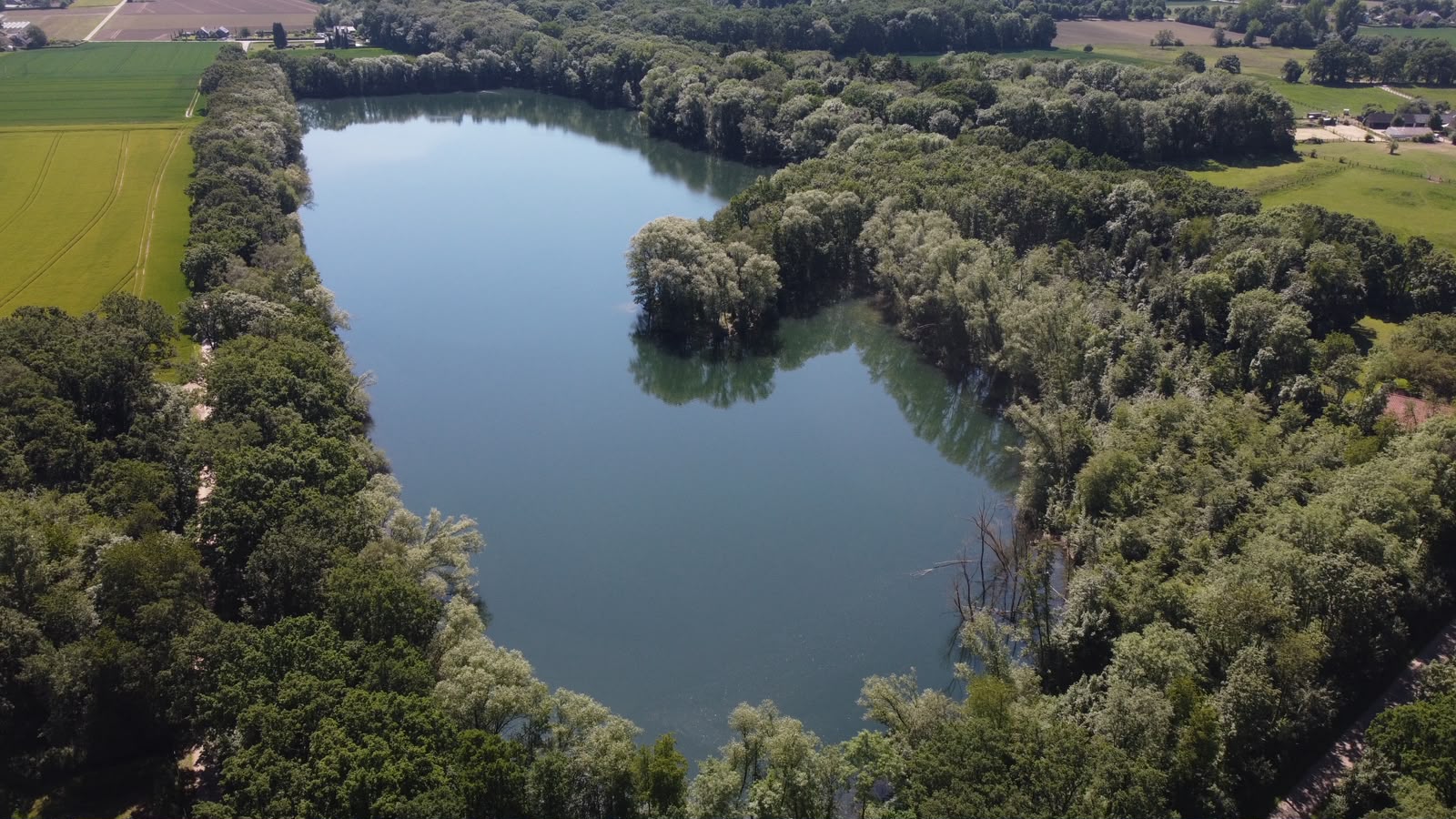 Der Heitkampsee in Geldern aus der Luftperspektive